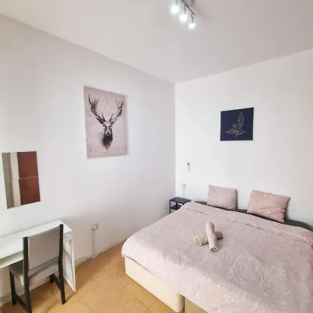 Homestay Citycenter Next To The Larnaca