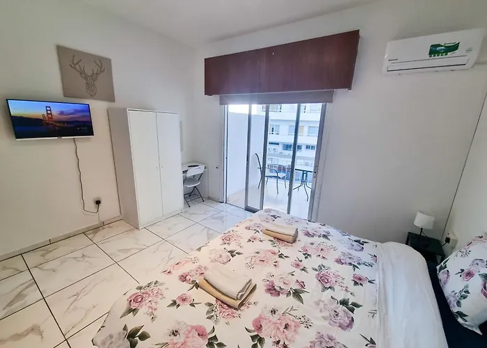 Citycenter Next To The Homestay