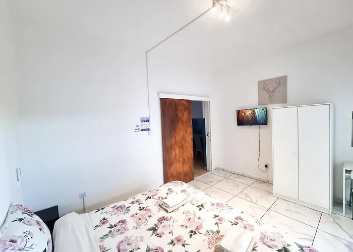 Citycenter Next To The *