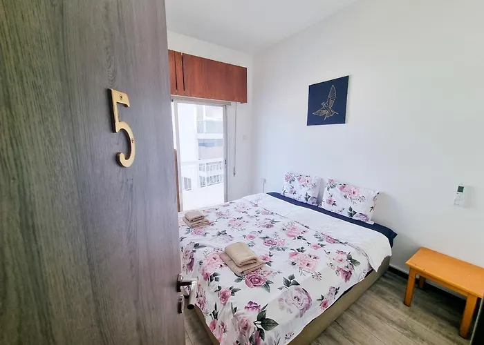 Citycenter Next To The Homestay Larnaca