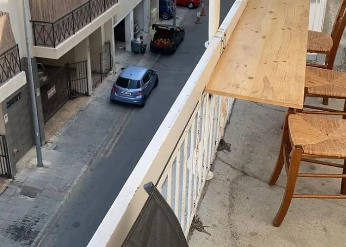 Homestay Citycenter Next To The Larnaca