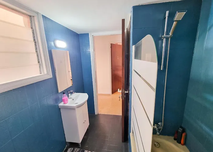 Citycenter Next To The Homestay Larnaca